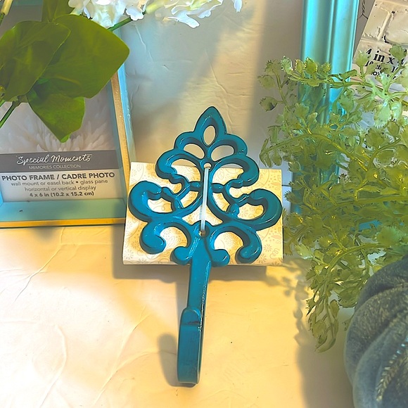 Nwt teal blue metal wall hook antique blue finish country French shabby chic - Picture 1 of 6